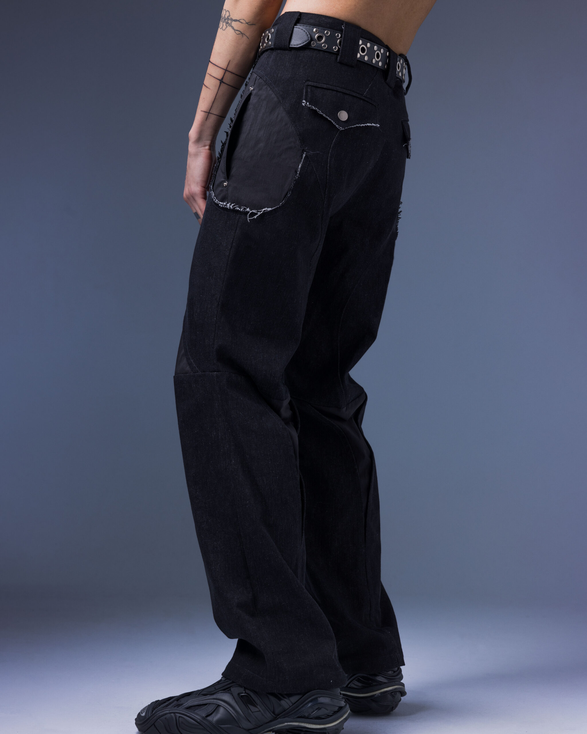 202504050748 Biomimetic – Appendicular Structure Straight Pants(black)