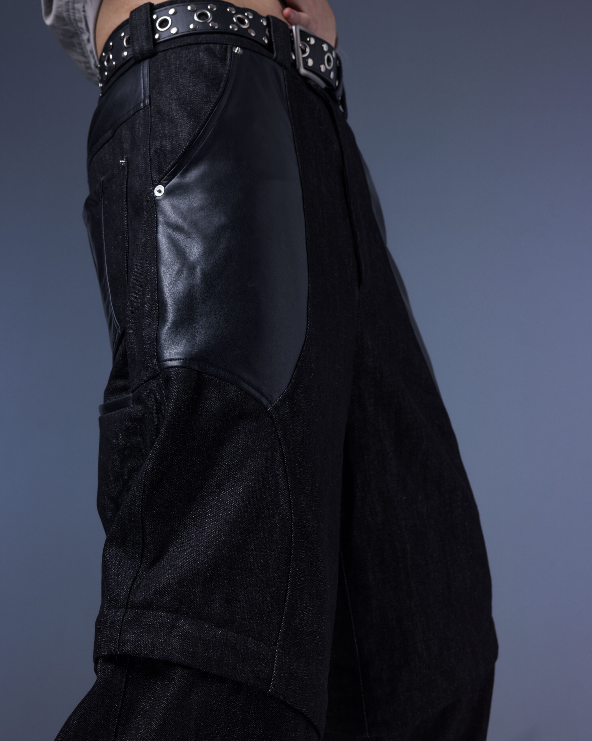 202504051143 Evolution – Membranous Wing Paneled Wide Denim(black/Leather Spliced)