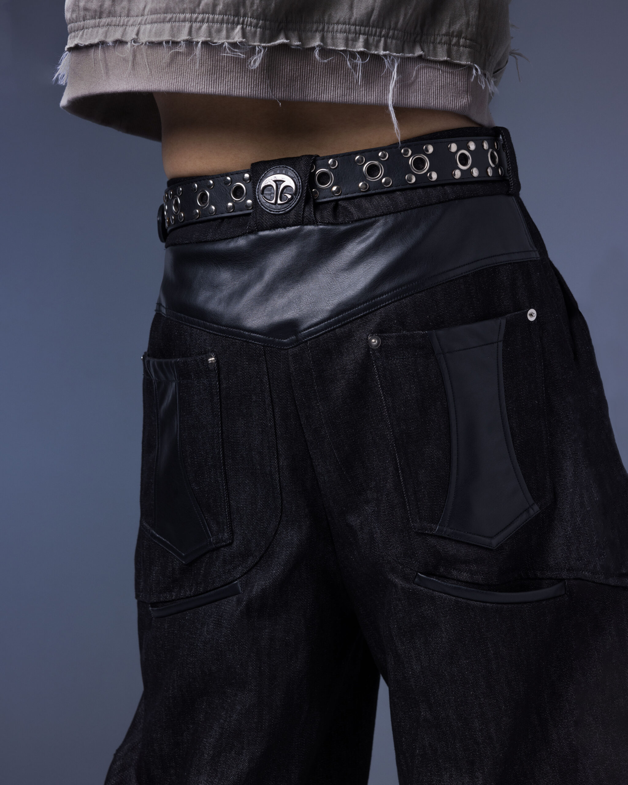 202504051162 Evolution – Membranous Wing Paneled Wide Denim(black/Leather Spliced)