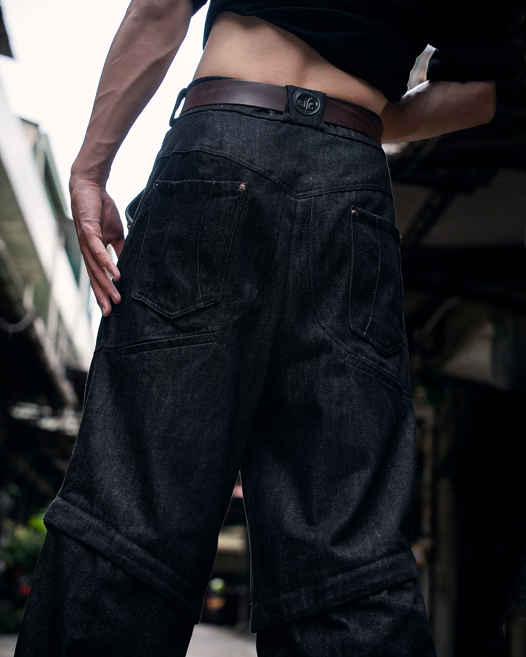 DSC00226 LOW KEY RUN NO.01 / Evolution – Membranous Wing Paneled Wide Denim(black)