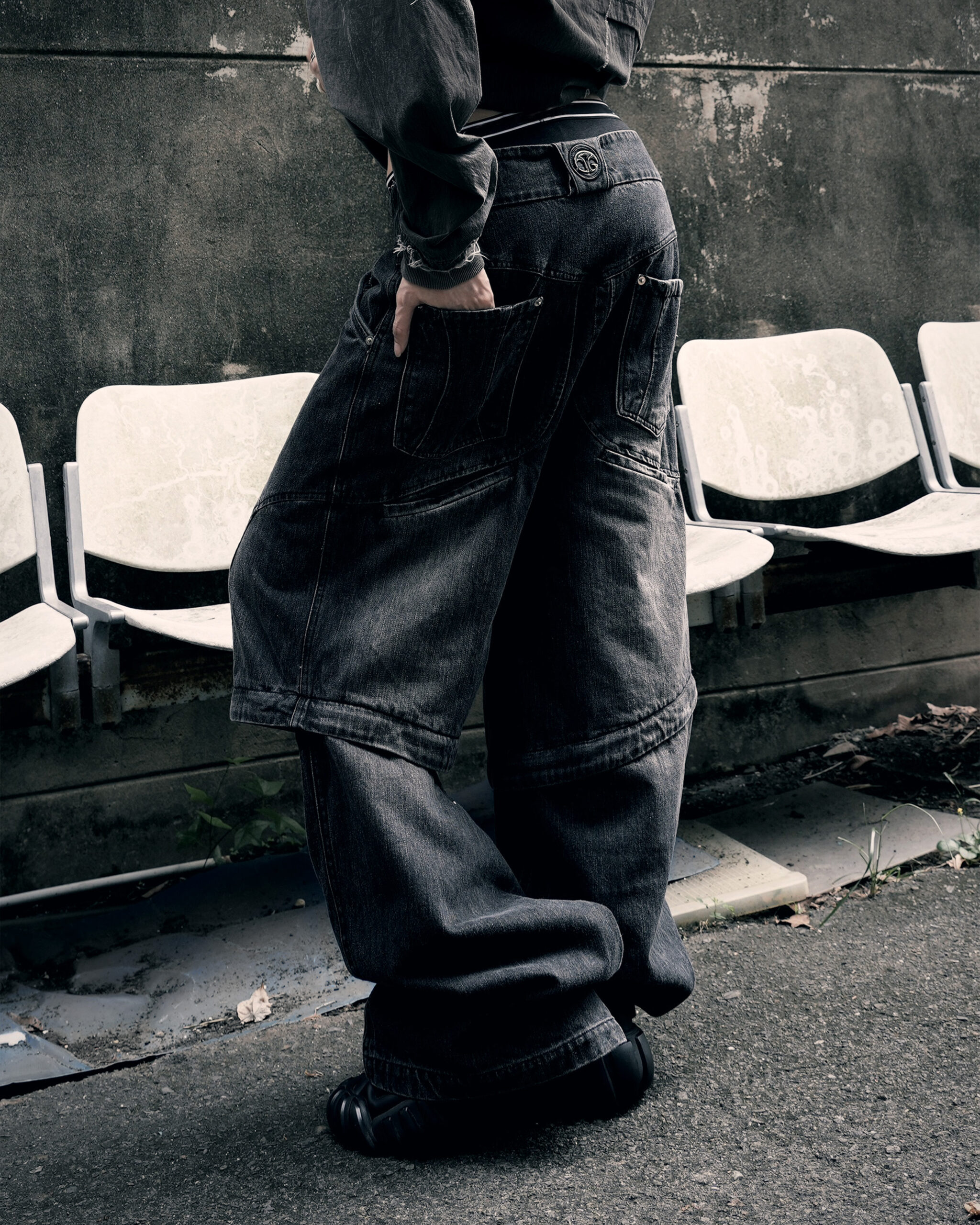 7 Evolution – Membranous Wing Paneled Wide Denim(black/Washed)